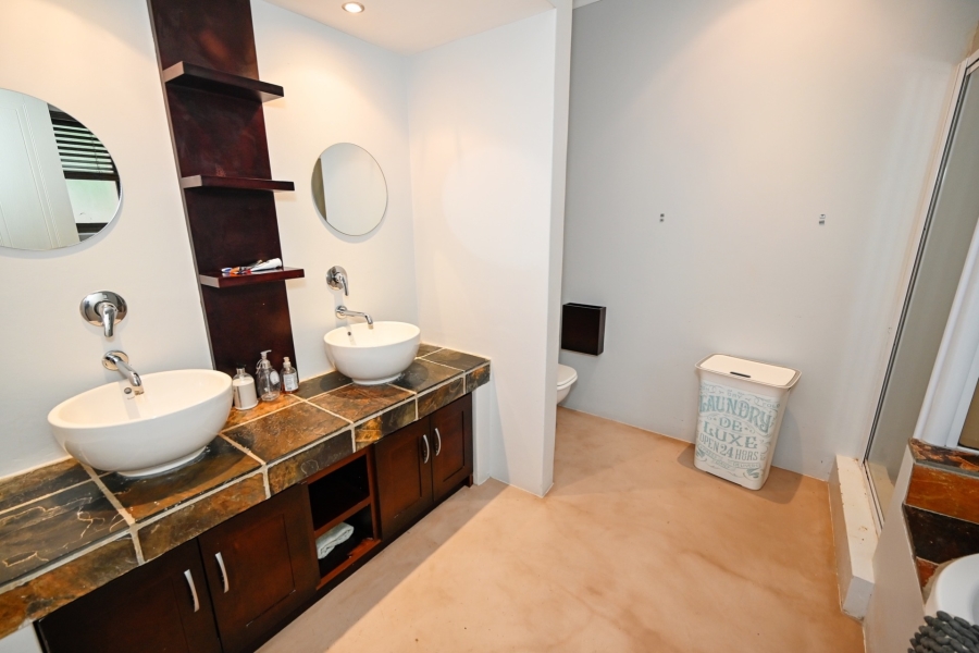5 Bedroom Property for Sale in Vierlanden Western Cape